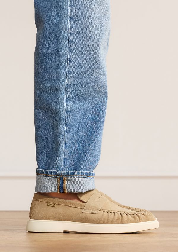 Beigefarbene Veloursleder-Loafer