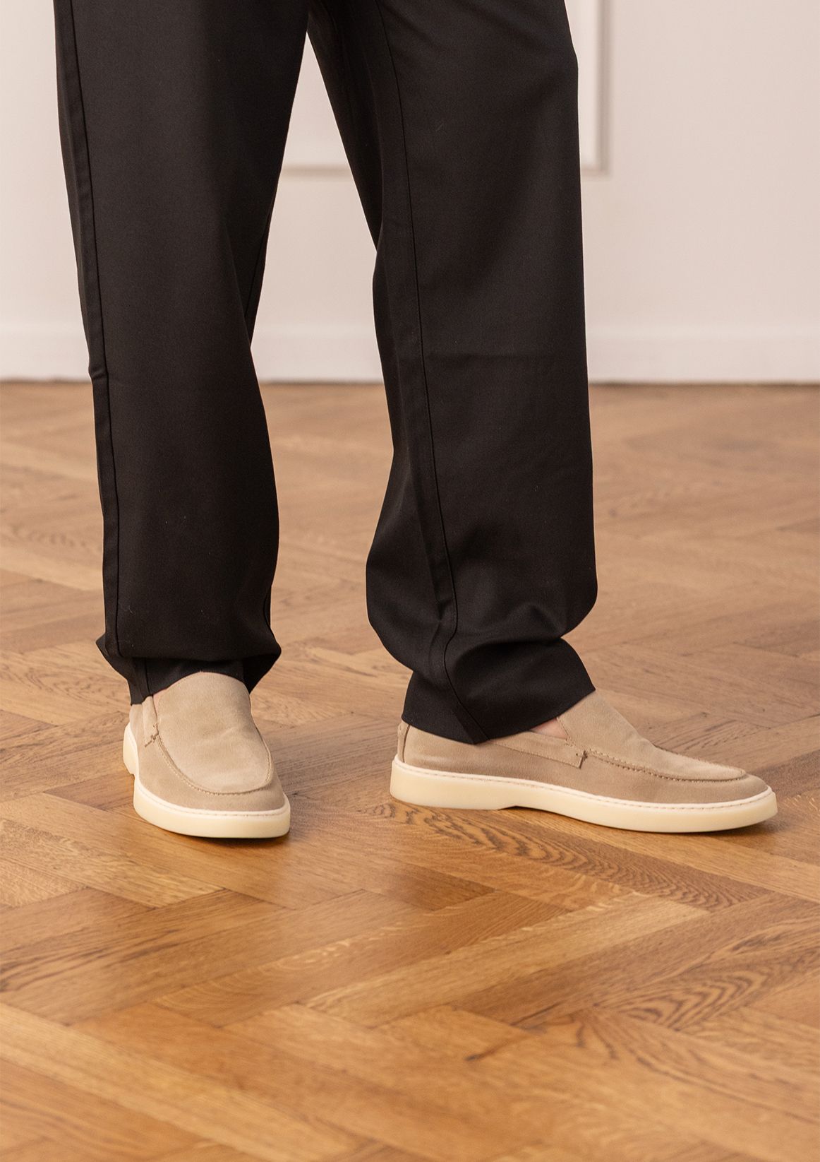 Beige suède loafers
