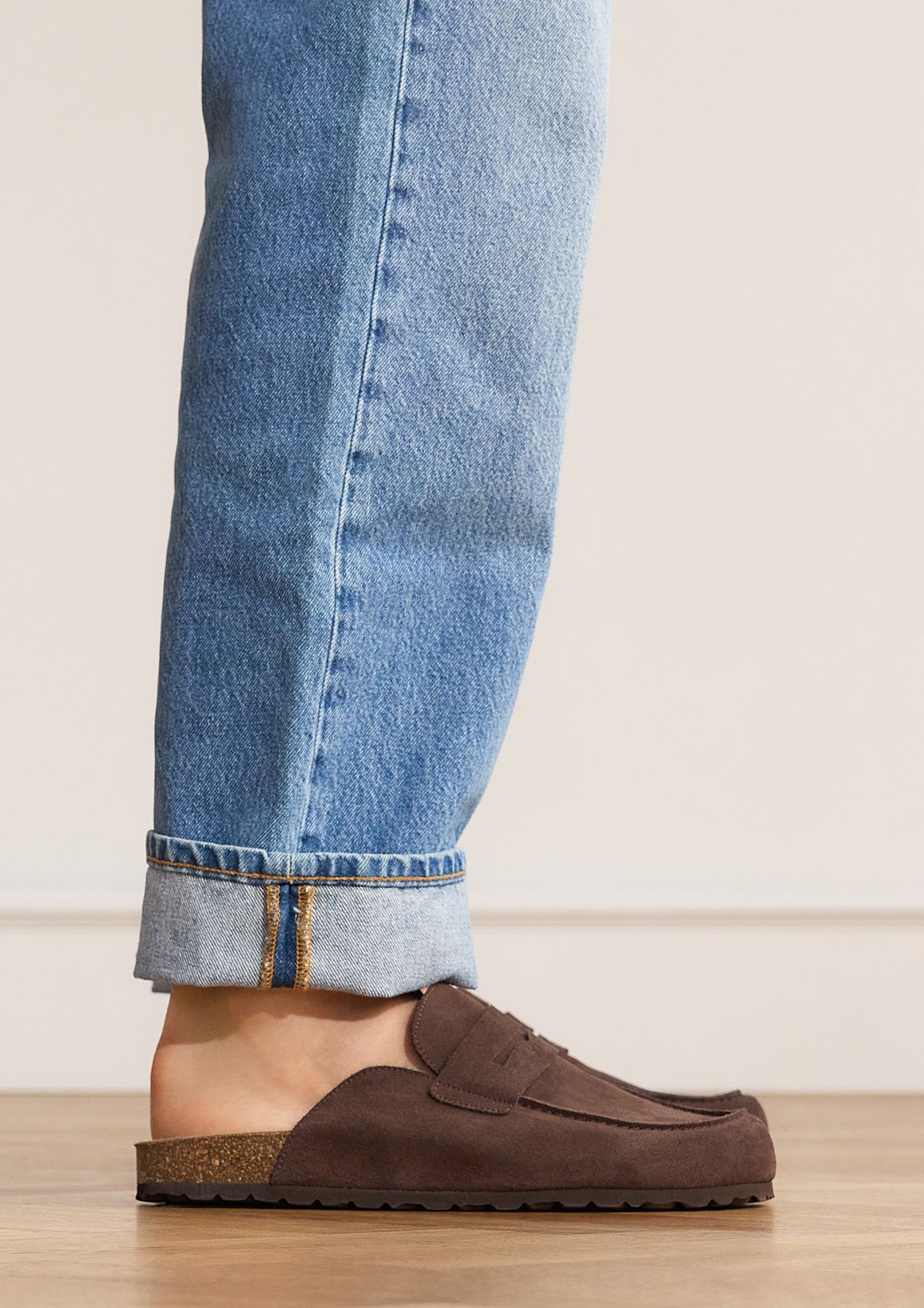 Donkerbruine suède clogs