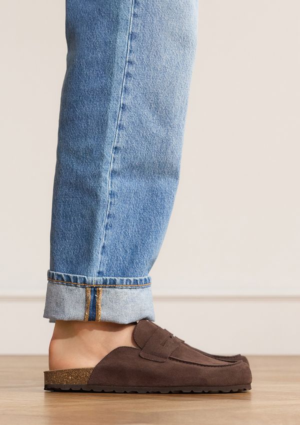 Dunkelbraune Veloursleder-Clogs