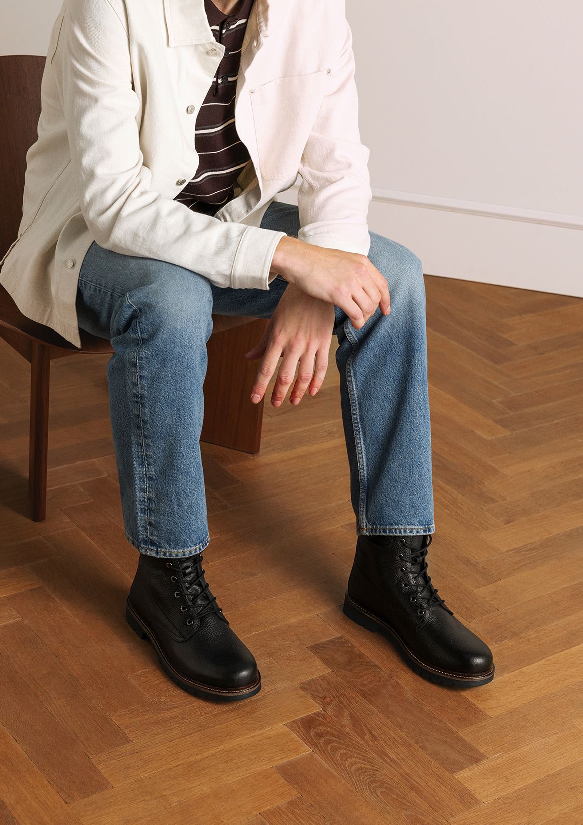 Schwarze Lederschnürboots