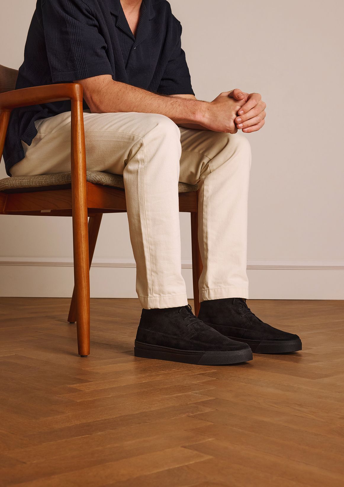 Zwarte suède veterschoenen