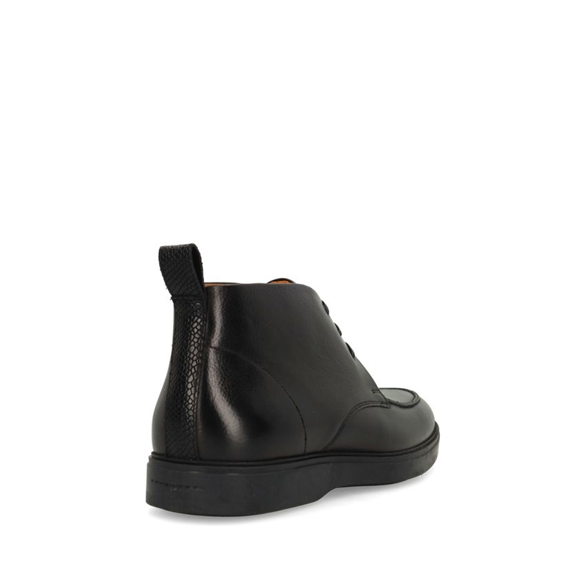 Schwarze Lederschnürschuhe