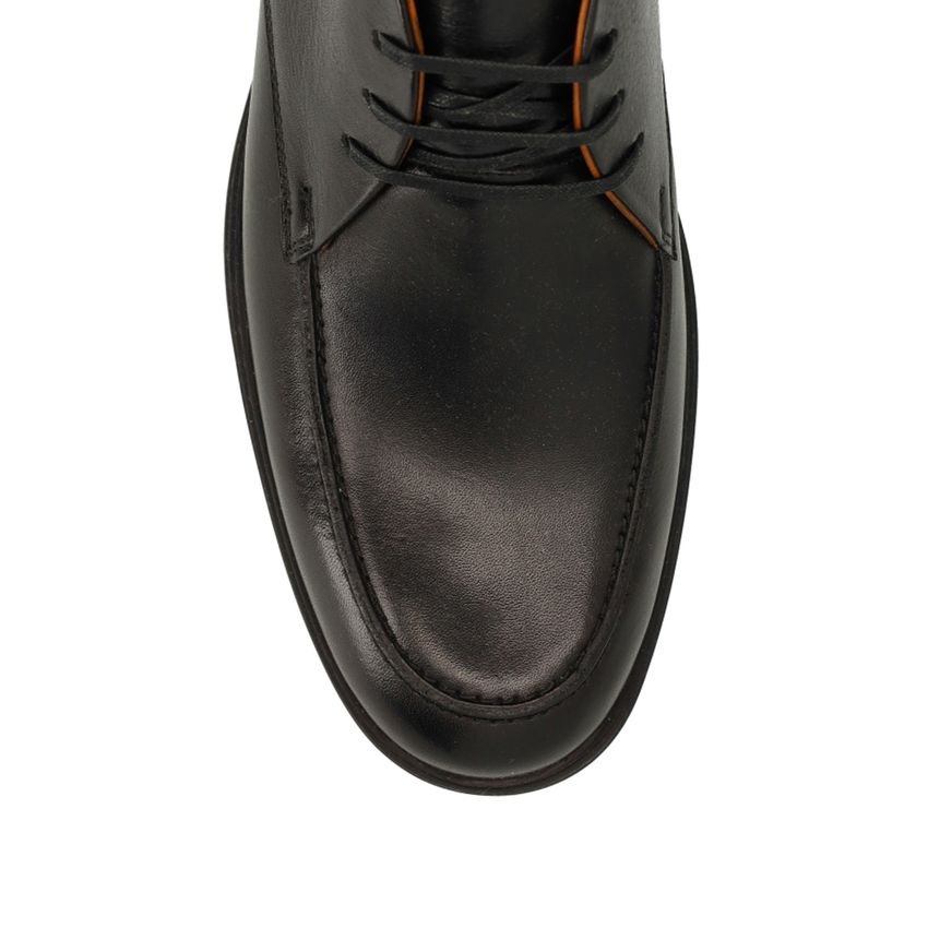 Zwarte leren veterschoenen