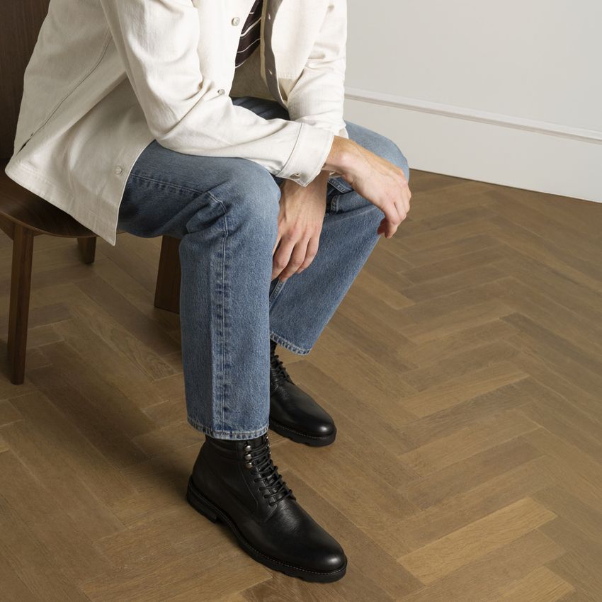 Zwarte leren veterboots