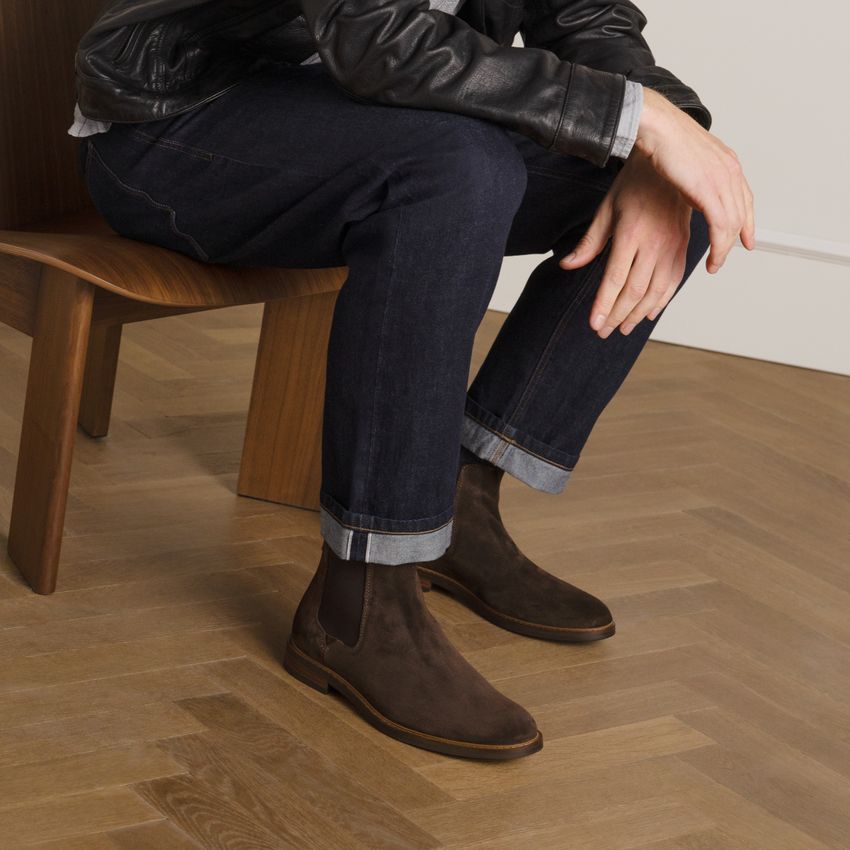 Dunkelbraune Chelsea Boots aus Veloursleder