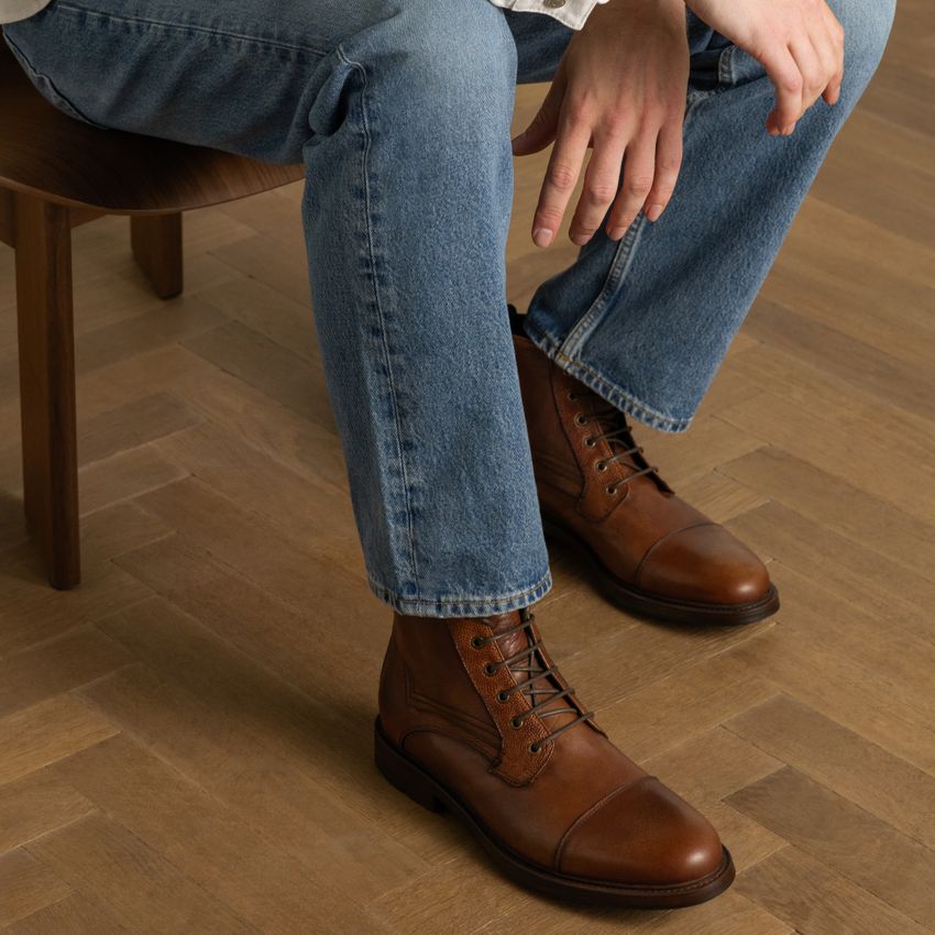 Bruine leren veterboots
