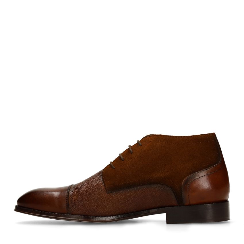 Braune Lederschnürschuhe mit Veloursleder-Einsätzen