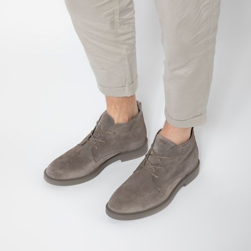 Taupefarbene Schnürboots aus Veloursleder