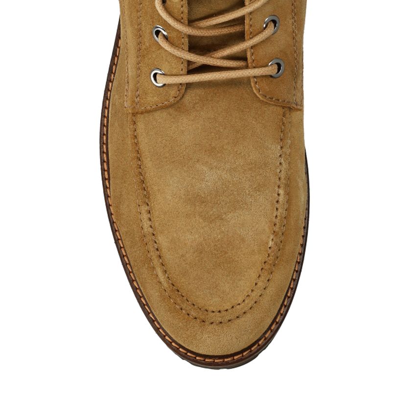 Beigefarbene Schnürboots aus Veloursleder