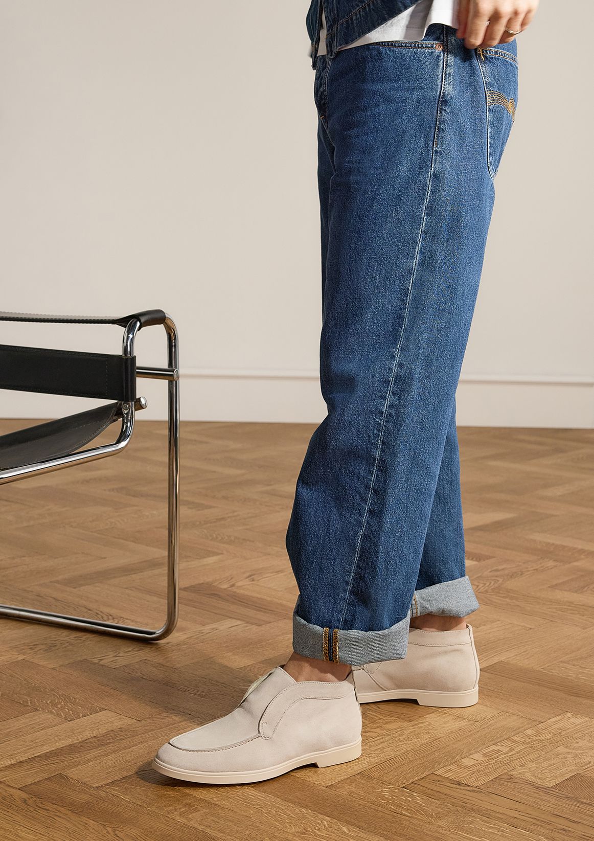 Beigefarbene Veloursleder-Loafer