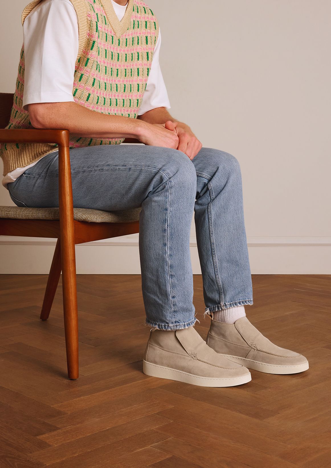 Beige suède boots