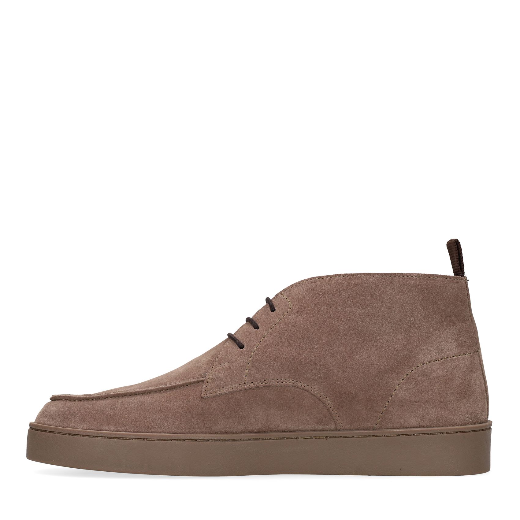 Beige suède desert boots