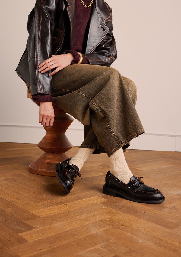 Bruine leren bootschoentjes