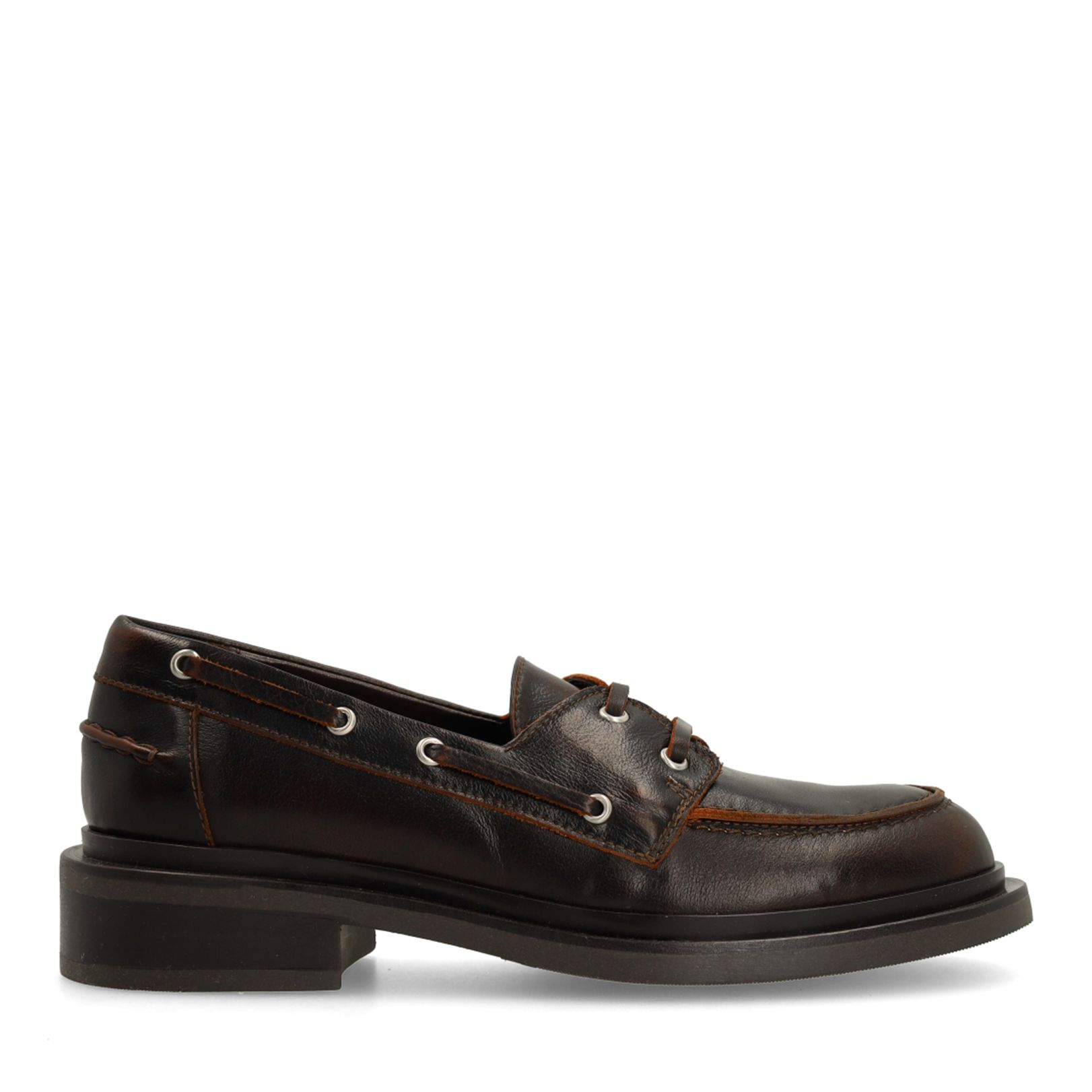 Braune Bootsschuhe aus Leder