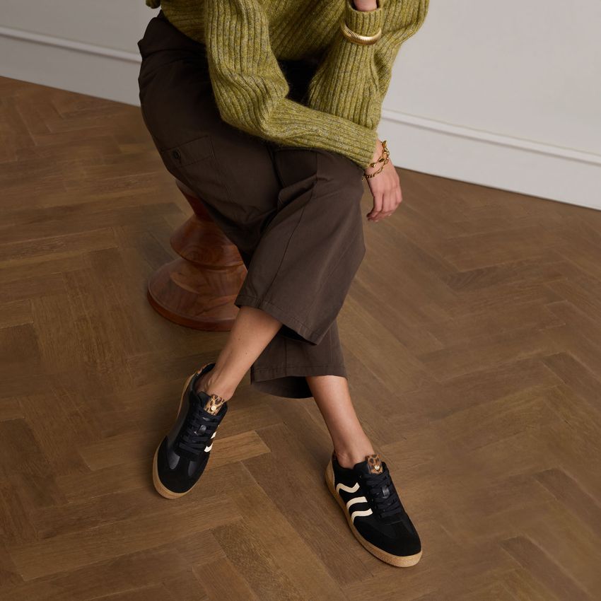 Schwarze Ledersneaker mit Leo-Details