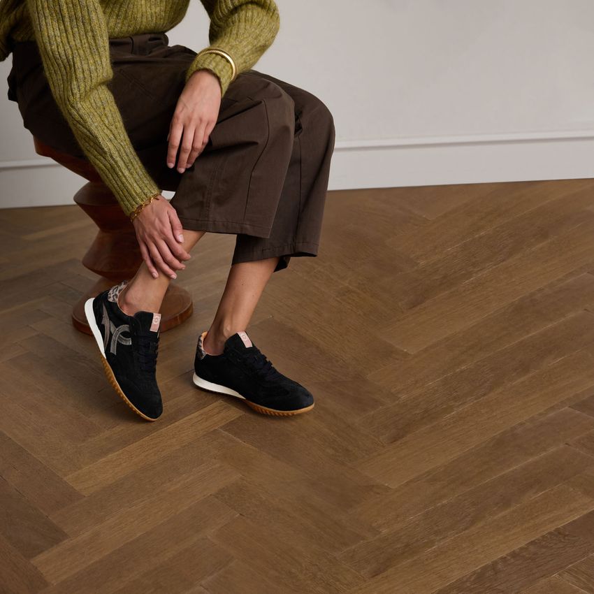 Schwarze Veloursleder-Sneaker mit Leo-Details