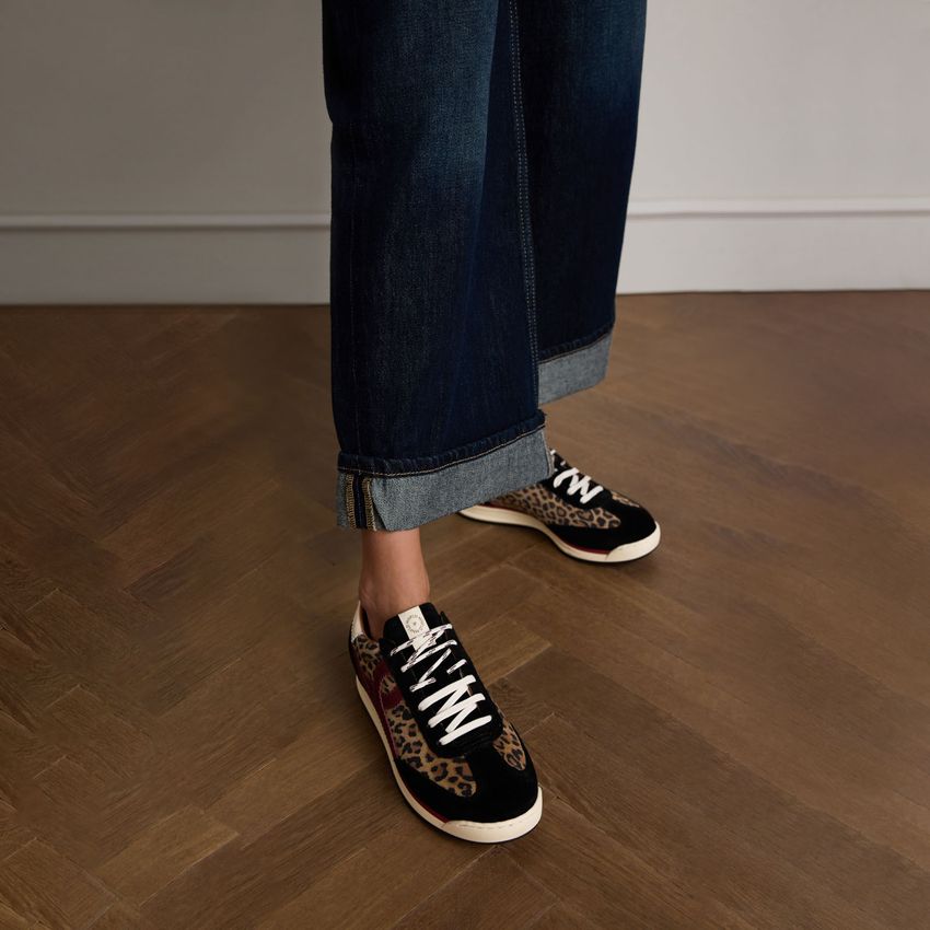 Zwarte suède sneakers met leopard details