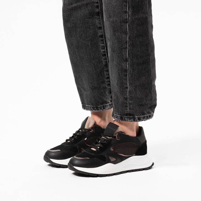 Zwarte leren sneakers met mesh details