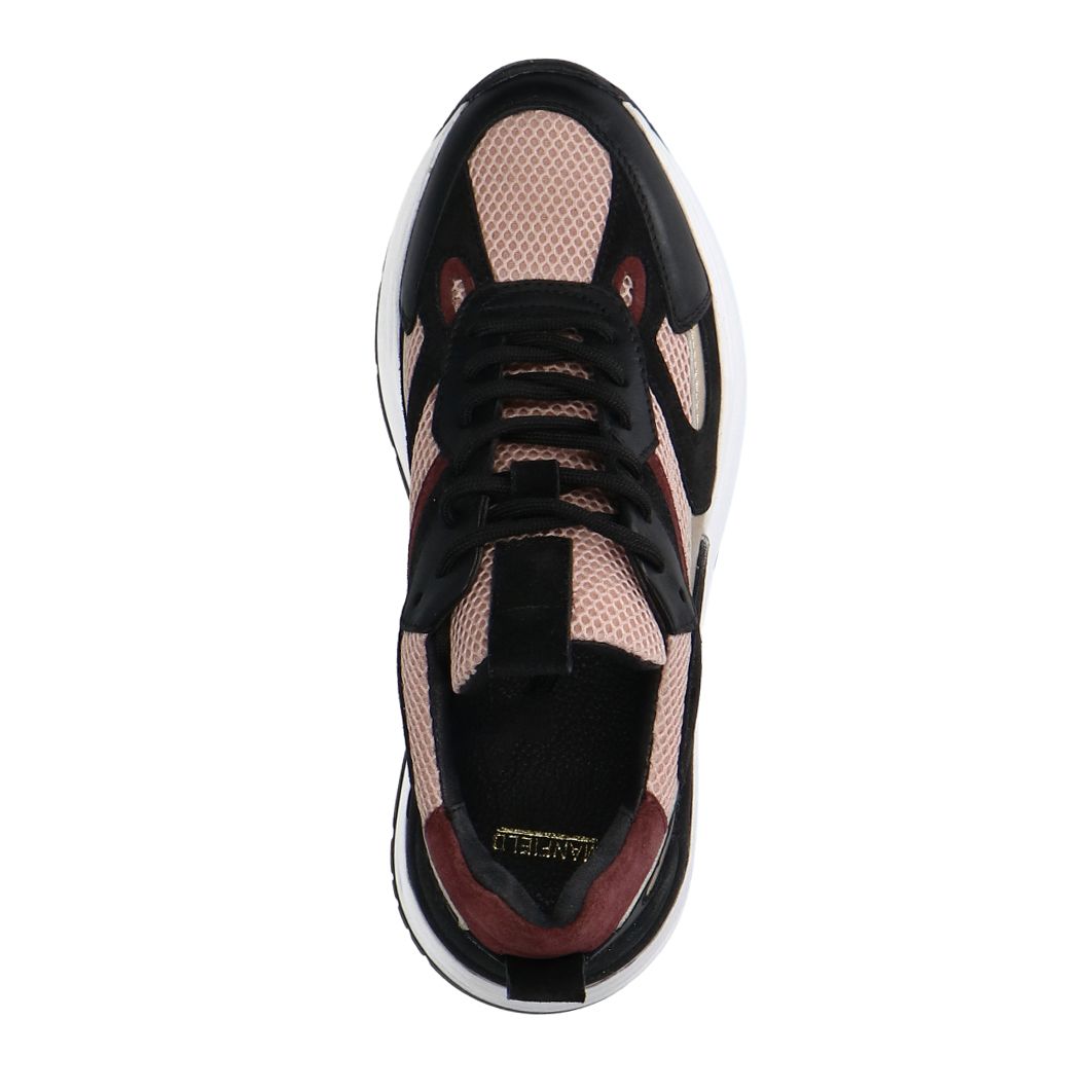 Schwarze Ledersneaker mit roséfarbenen Details