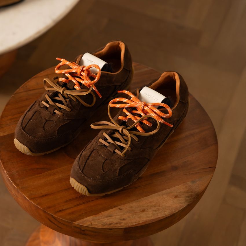 Manfield X Isabelle - Bruine suède sneakers met dubbele veters