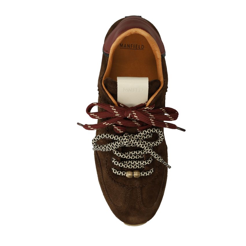 Bruine suède sneakers met dubbele vetersluiting