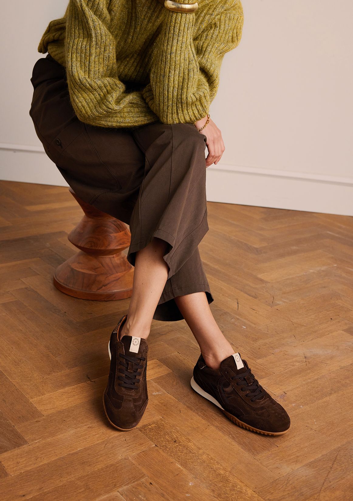 Braune Veloursleder-Sneaker