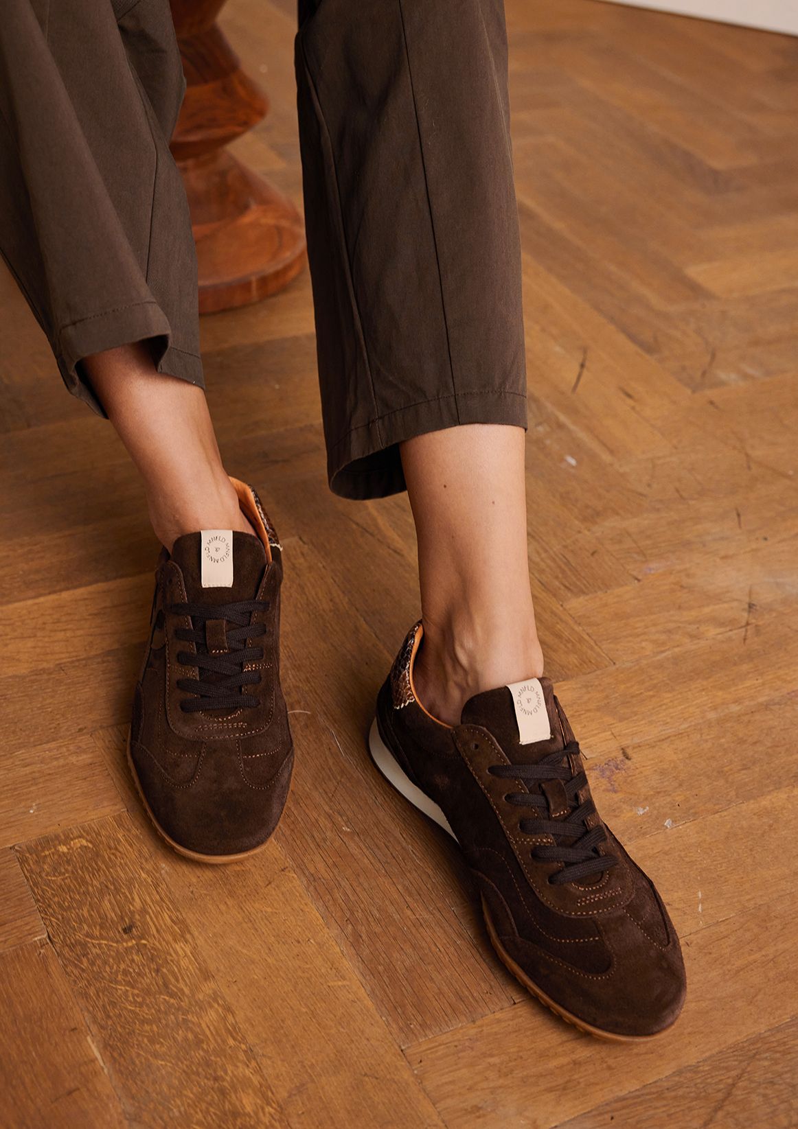 Bruine suède sneakers