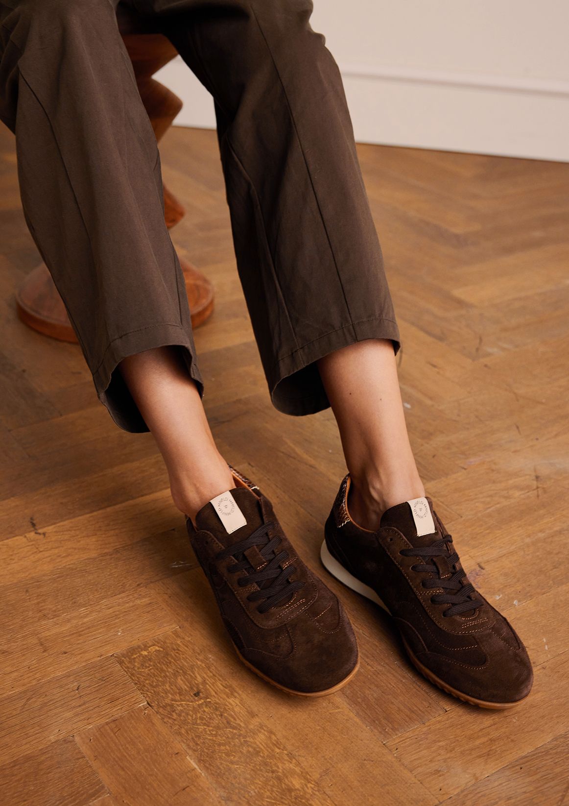 Bruine suède sneakers