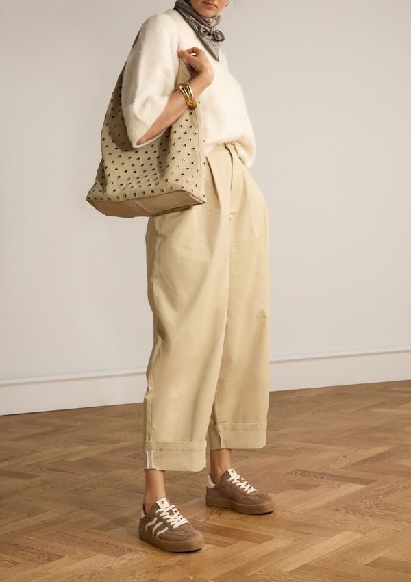 Braune Ledersneaker mit Veloursleder-Details