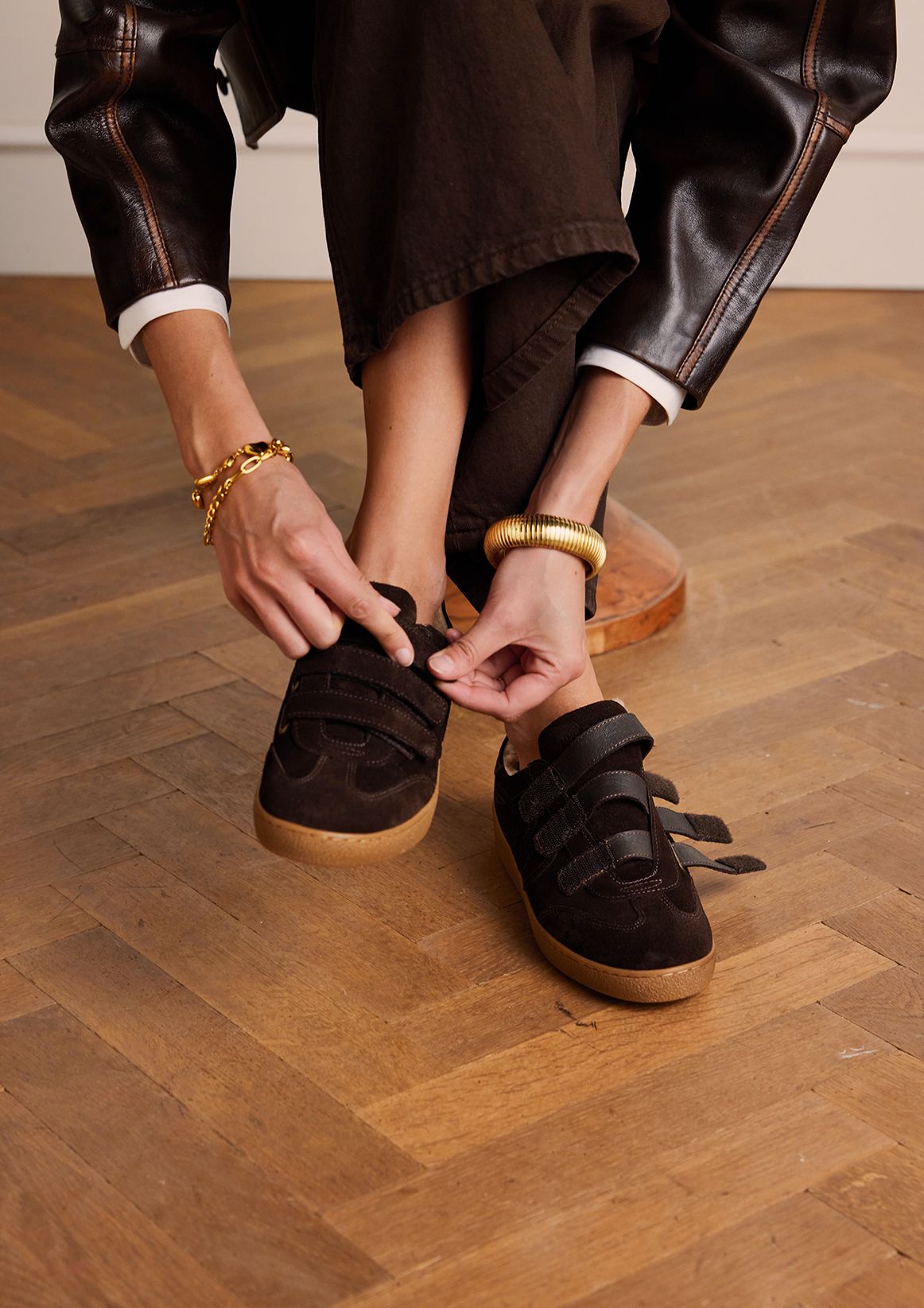 Donkerbruine suède sneakers