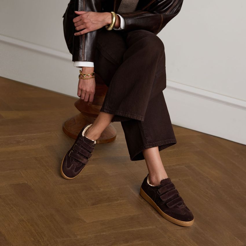 Dunkelbraune Veloursleder-Sneaker