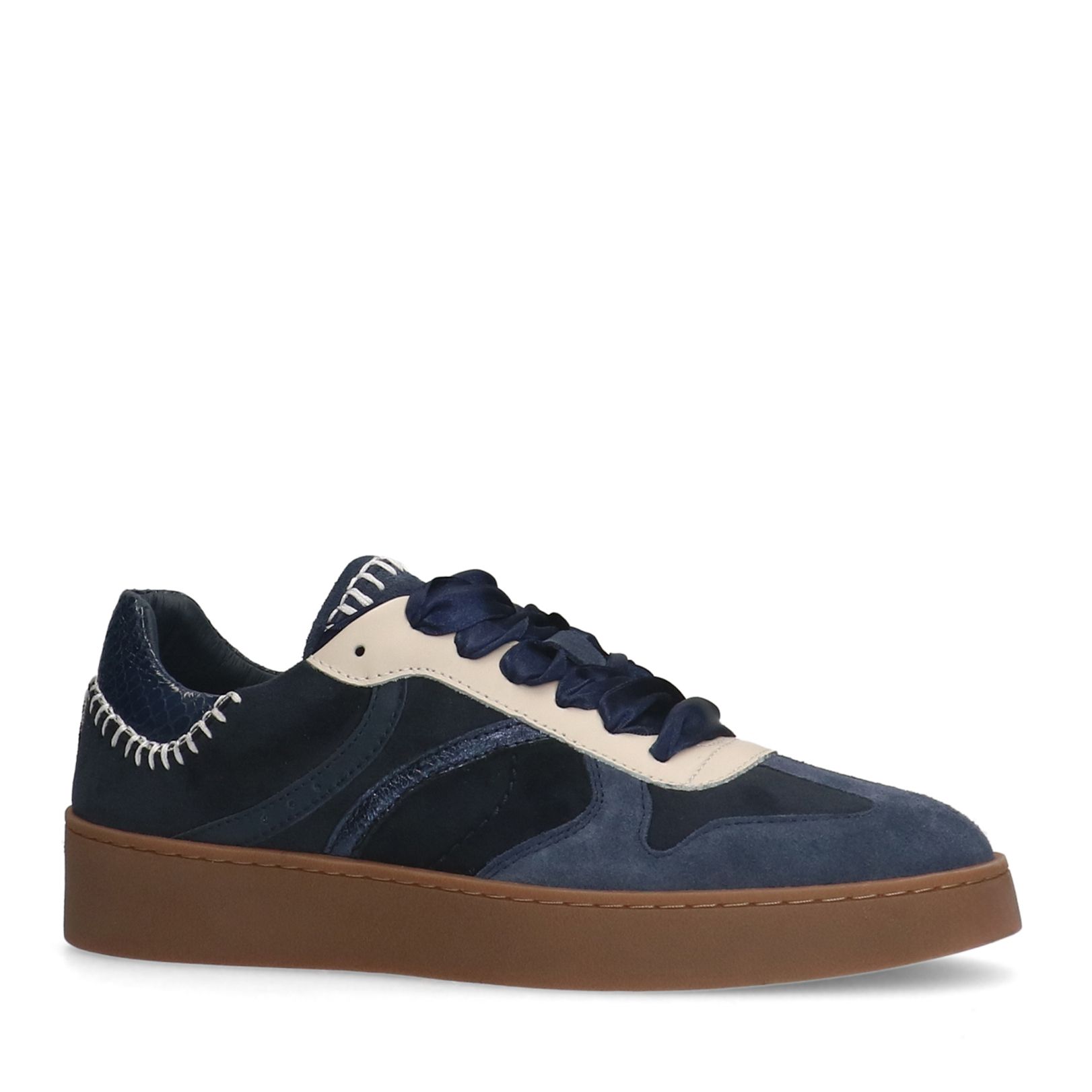 Blauwe suède sneakers met fluwelen details