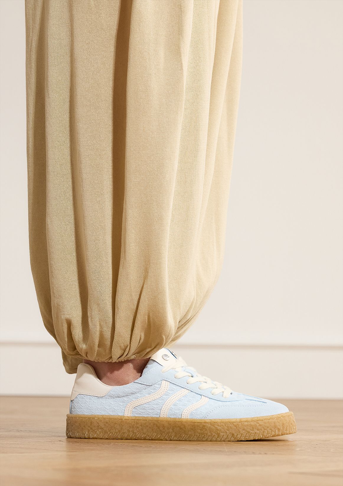 Blauwe leren sneakers