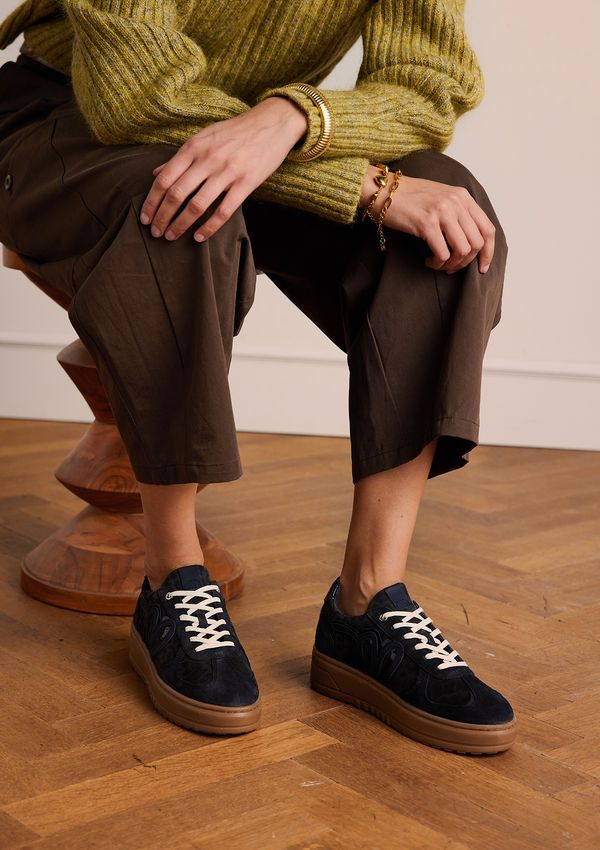 Donkerblauwe suède sneakers