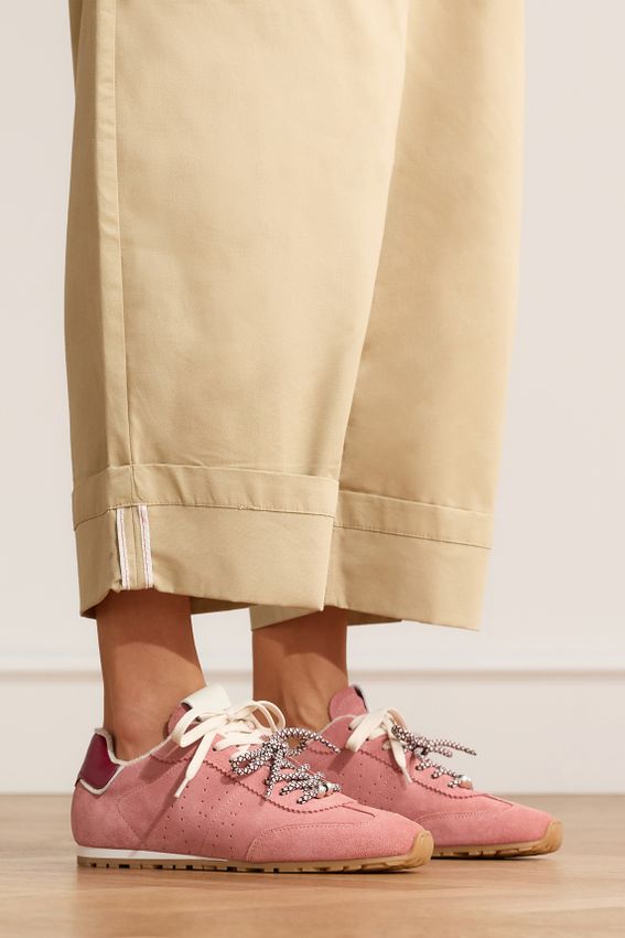 Roze suède sneakers met dubbele vetersluiting