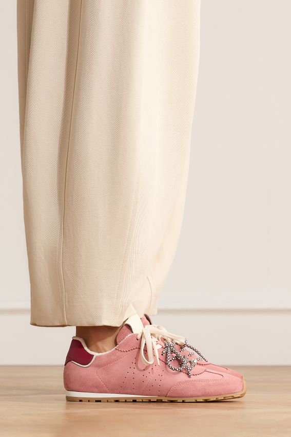 Roze suède sneakers met dubbele vetersluiting