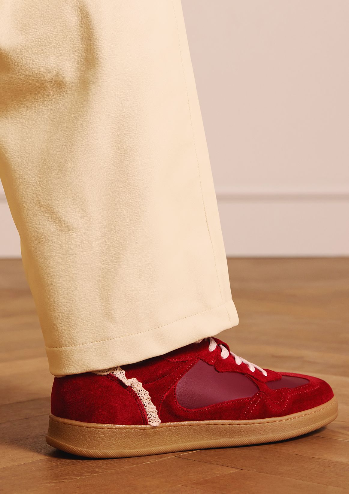 Rode suède sneakers