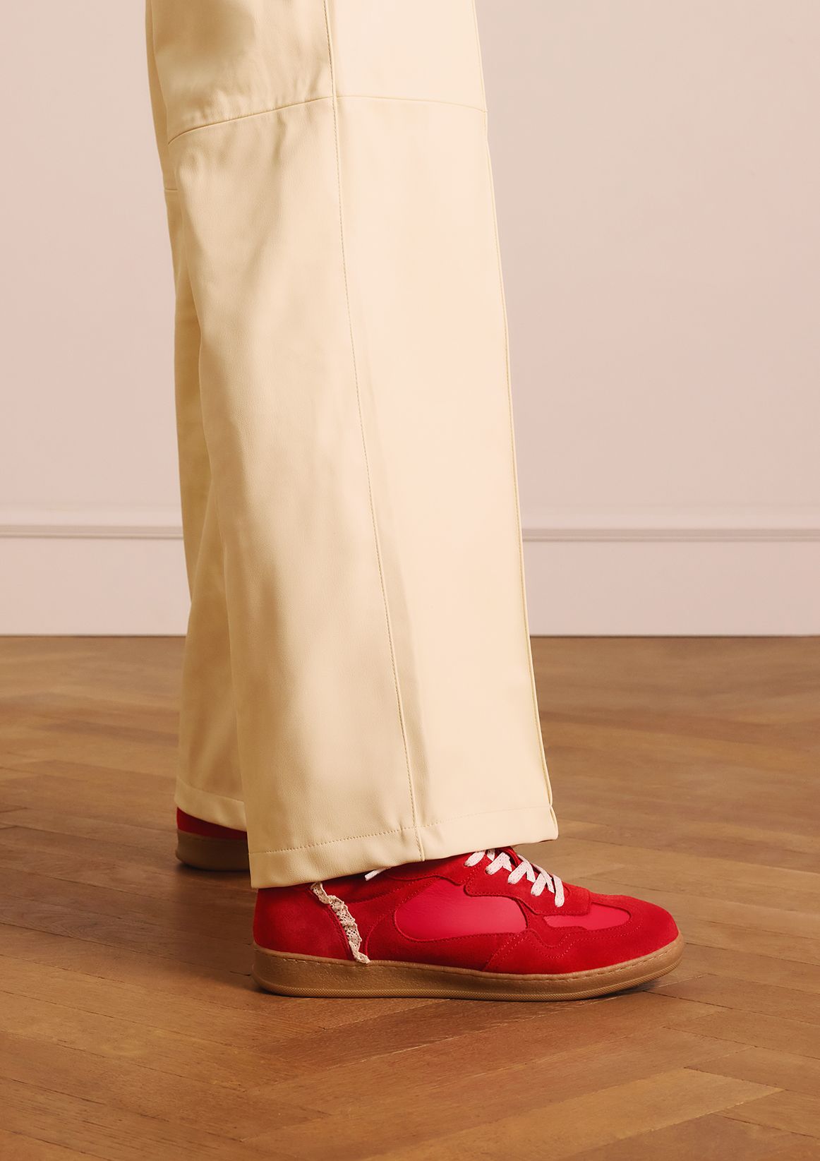 Rode suède sneakers