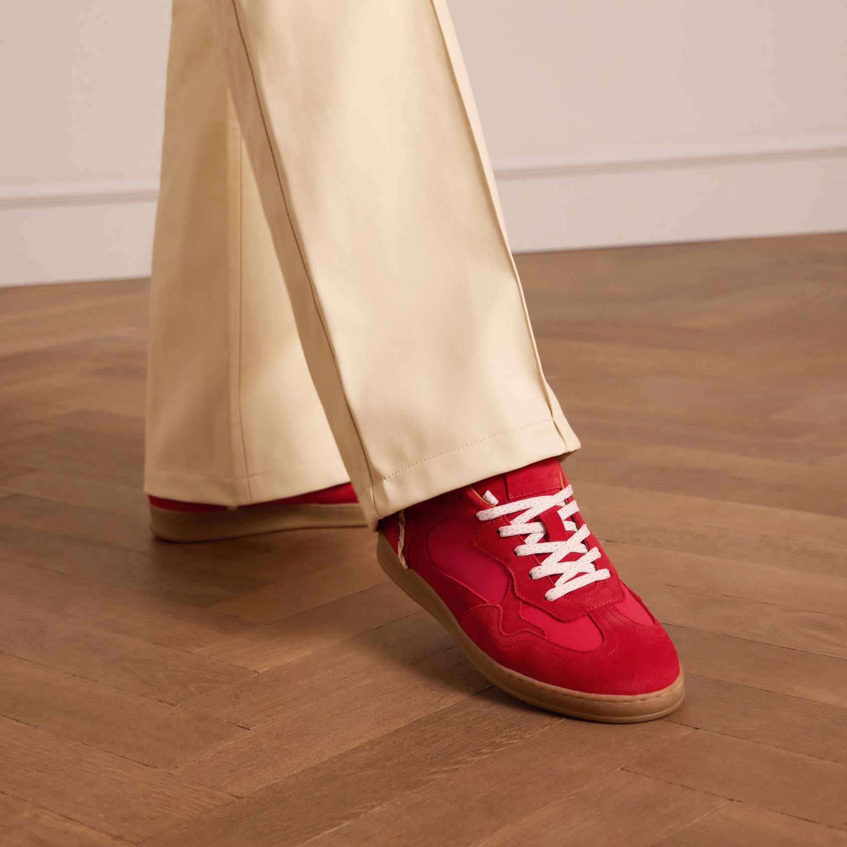 Rode suède sneakers