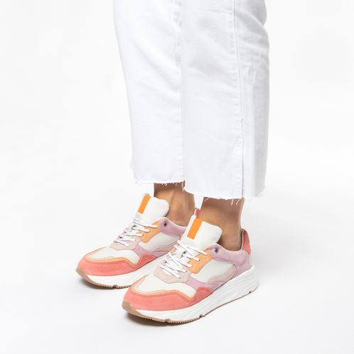 Roséfarbene Dad-Sneaker mit farbigen Details