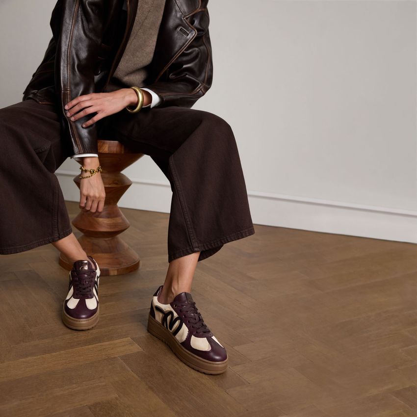 Burgundy suède sneakers