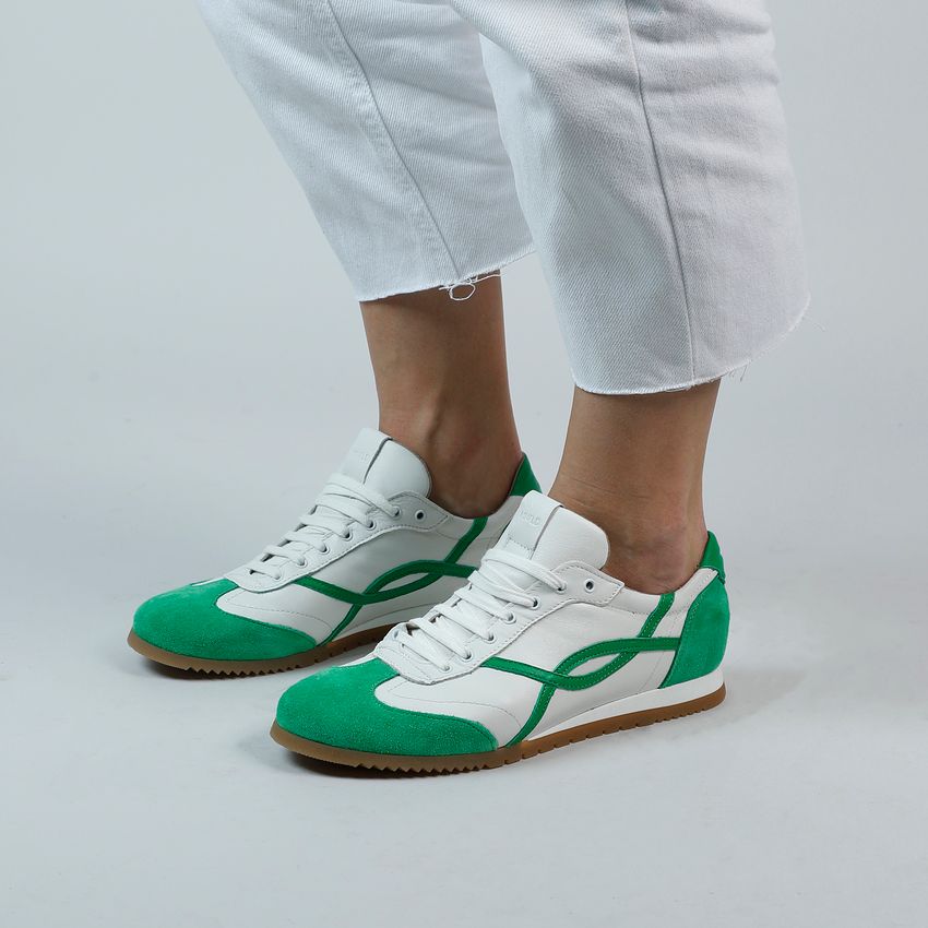 Grüne Ledersneaker mit dünner Sohle