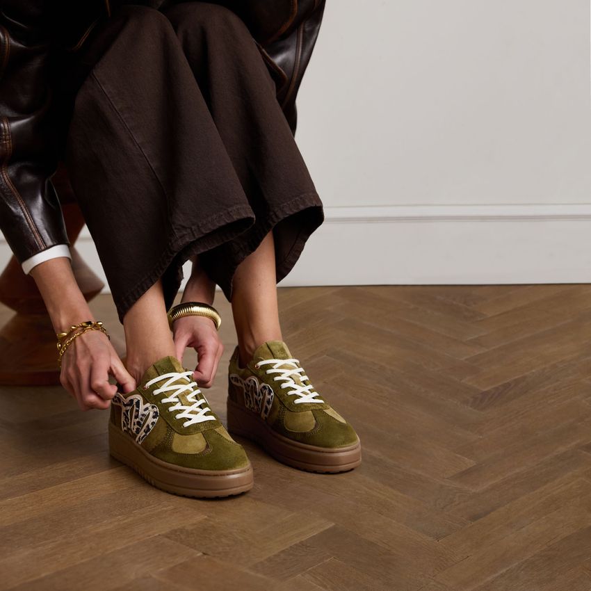 Grüne Veloursleder-Sneaker