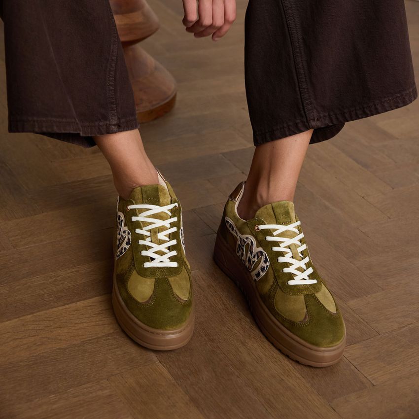 Grüne Veloursleder-Sneaker