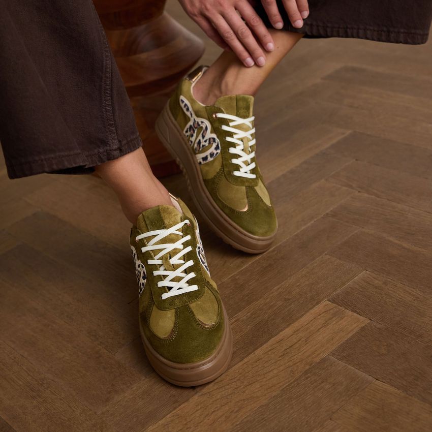 Groene suède sneakers