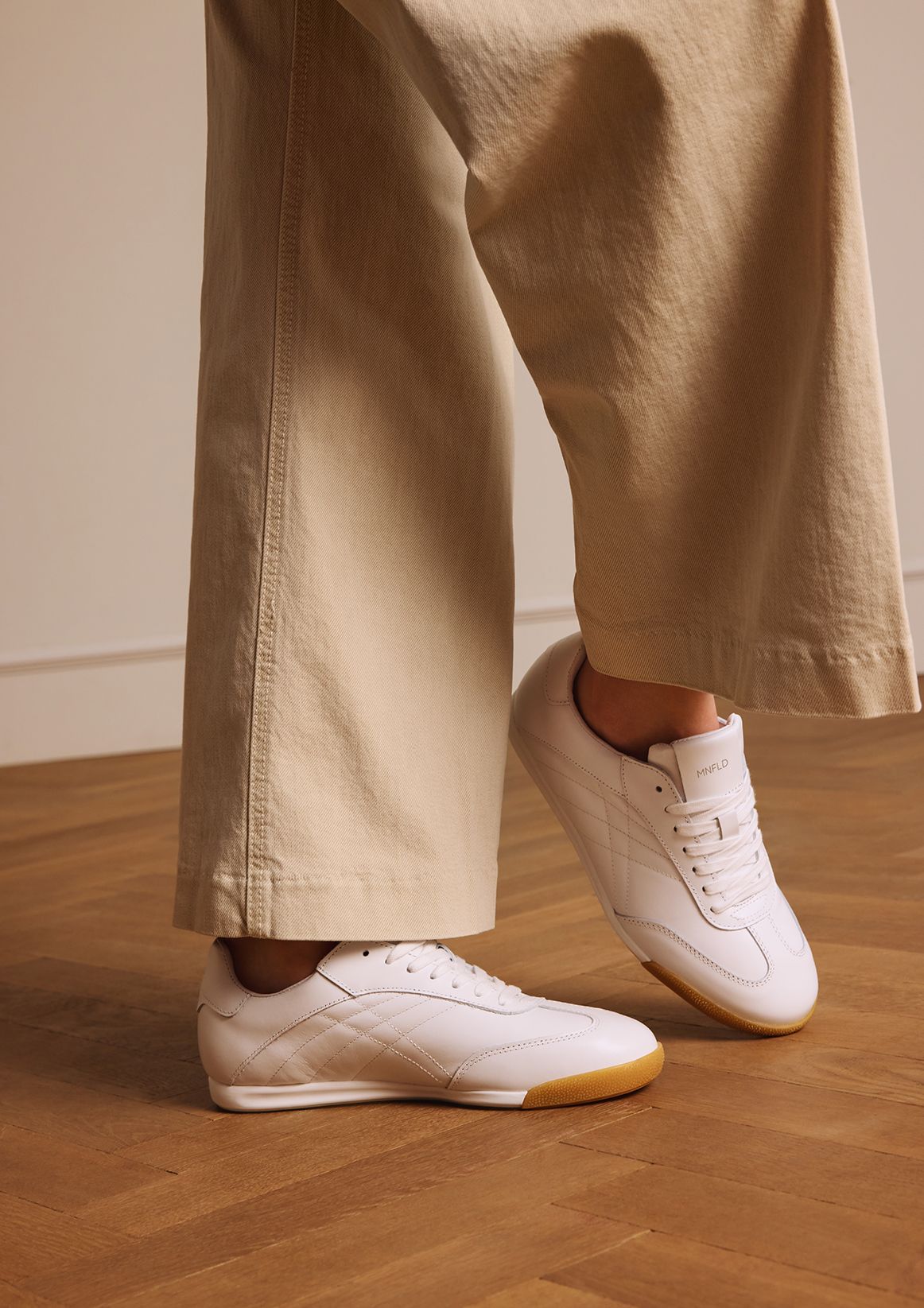 Witte leren sneakers