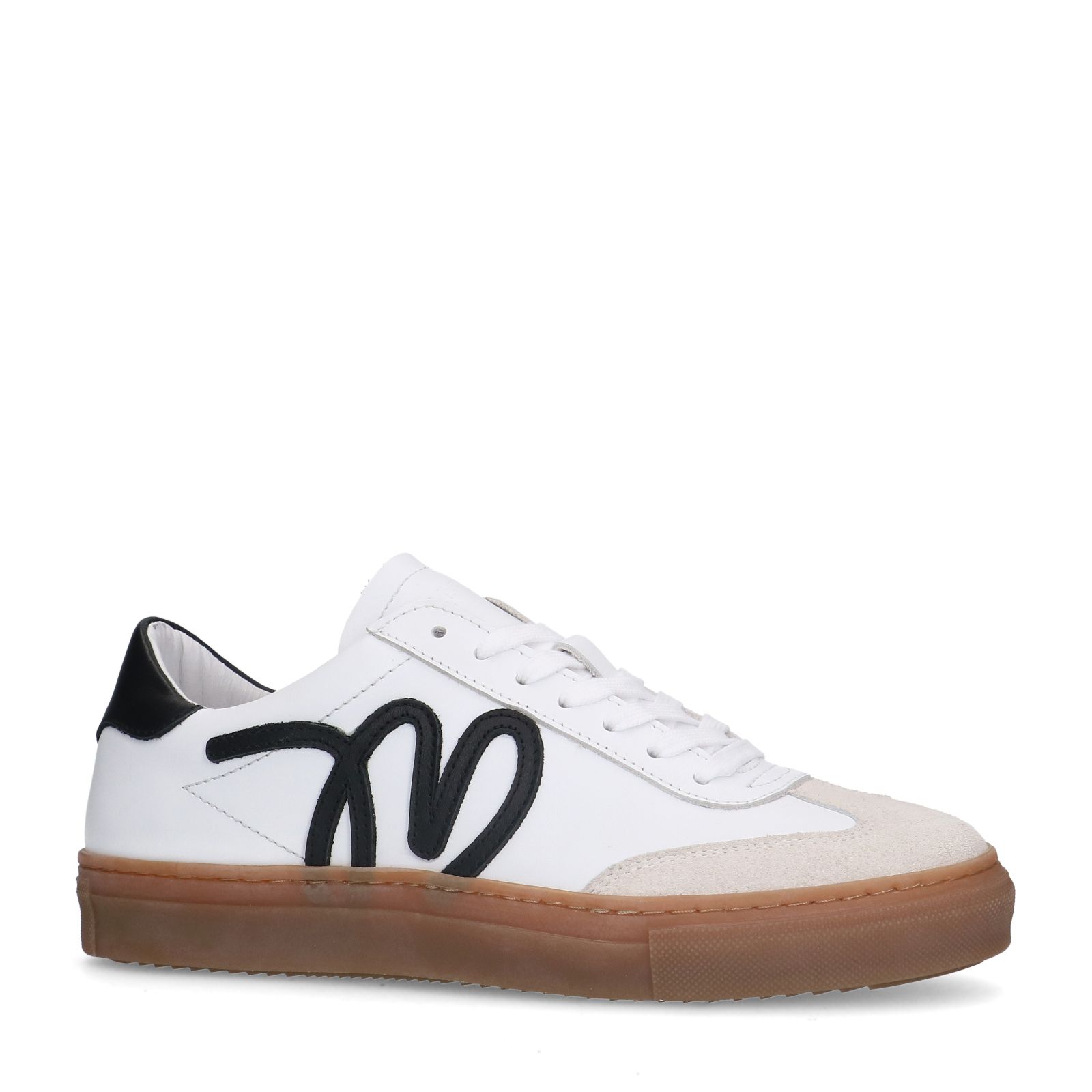 Witte leren sneakers met zwarte details