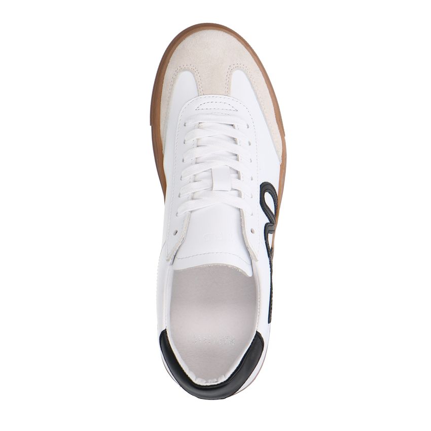 Witte leren sneakers met zwarte details