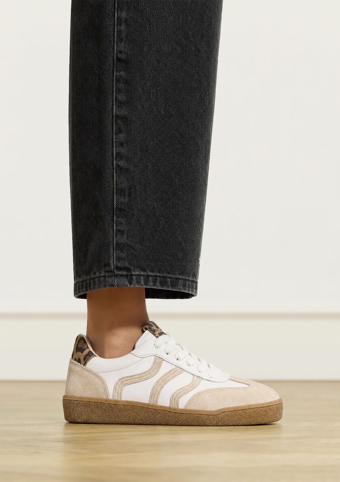 Witte leren sneakers